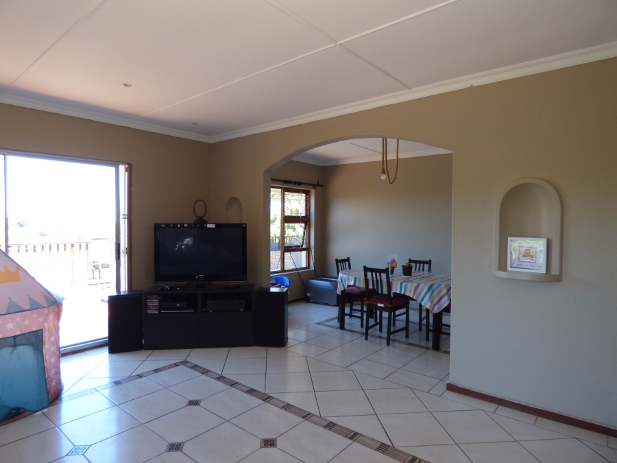 To Let 4 Bedroom Property for Rent in East Bank Eastern Cape